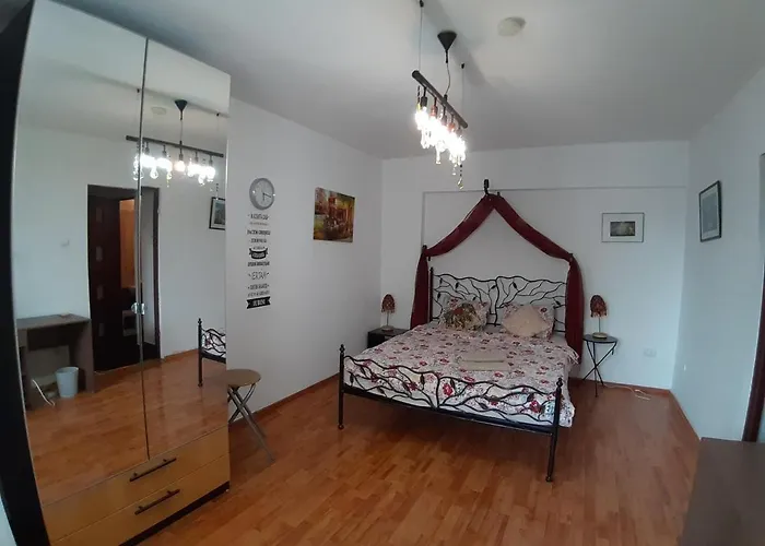 Piata Amzei Old Town Bucureşti